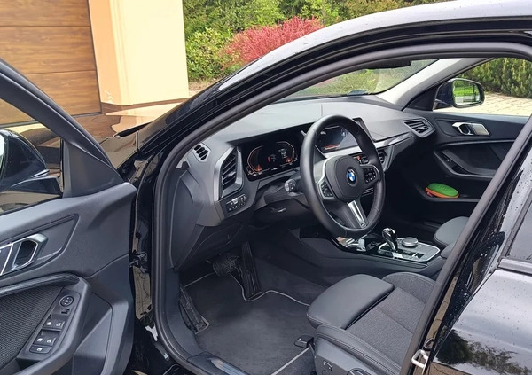 BMW Seria 1 cena 122000 przebieg: 14000, rok produkcji 2021 z Krapkowice małe 191